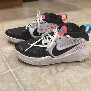 Nike Girls Basketball Shoes